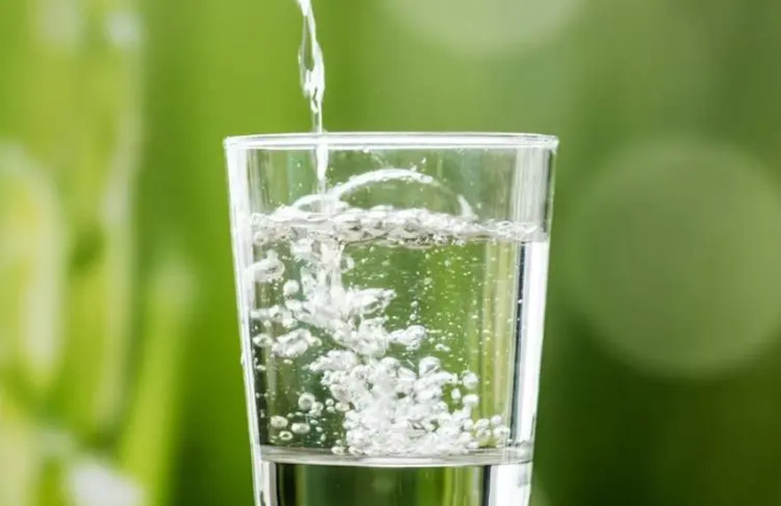 Clear, Healthy Water - The Importance and Benefits of a Refrigerator Water Filter